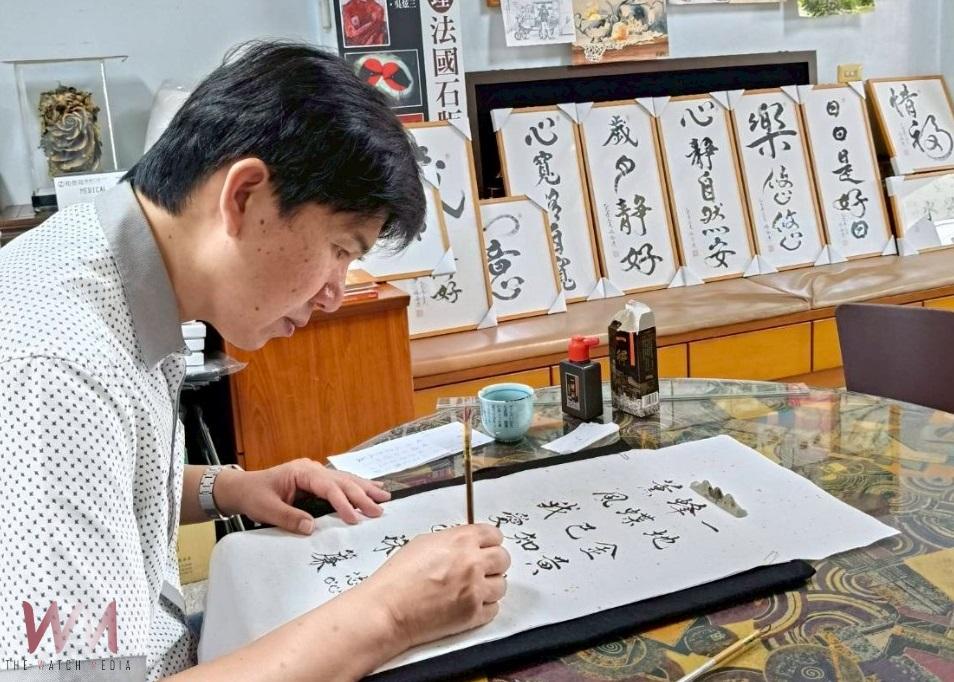藝術家張益源長年關注弱勢 書畫義賣再捐腦麻協會 - https://www.watchmedia01.com
