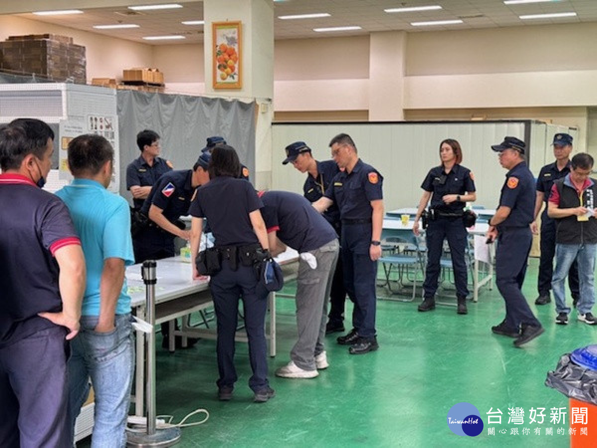 戒護罷免票印製。林重鎣