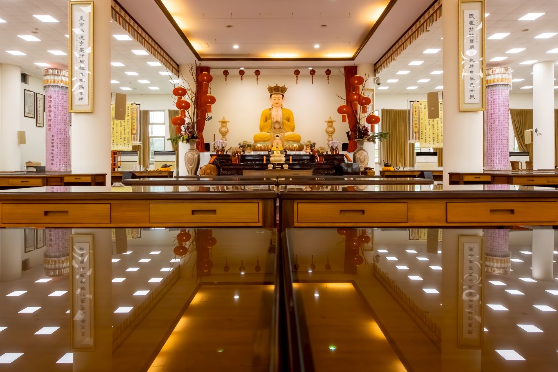 皇穹陵紀念花園靈骨塔採用地宮式設計 讓告別真正回歸「入土為安」的本質。