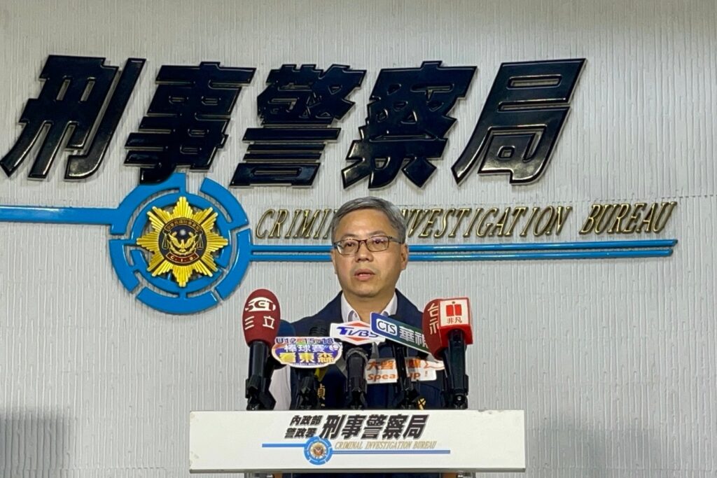 黃牛集團認栽 刑事局查扣大量GD演唱會序號及偽造身分證工具 3 發言人:偵一大隊副大隊長李建翰