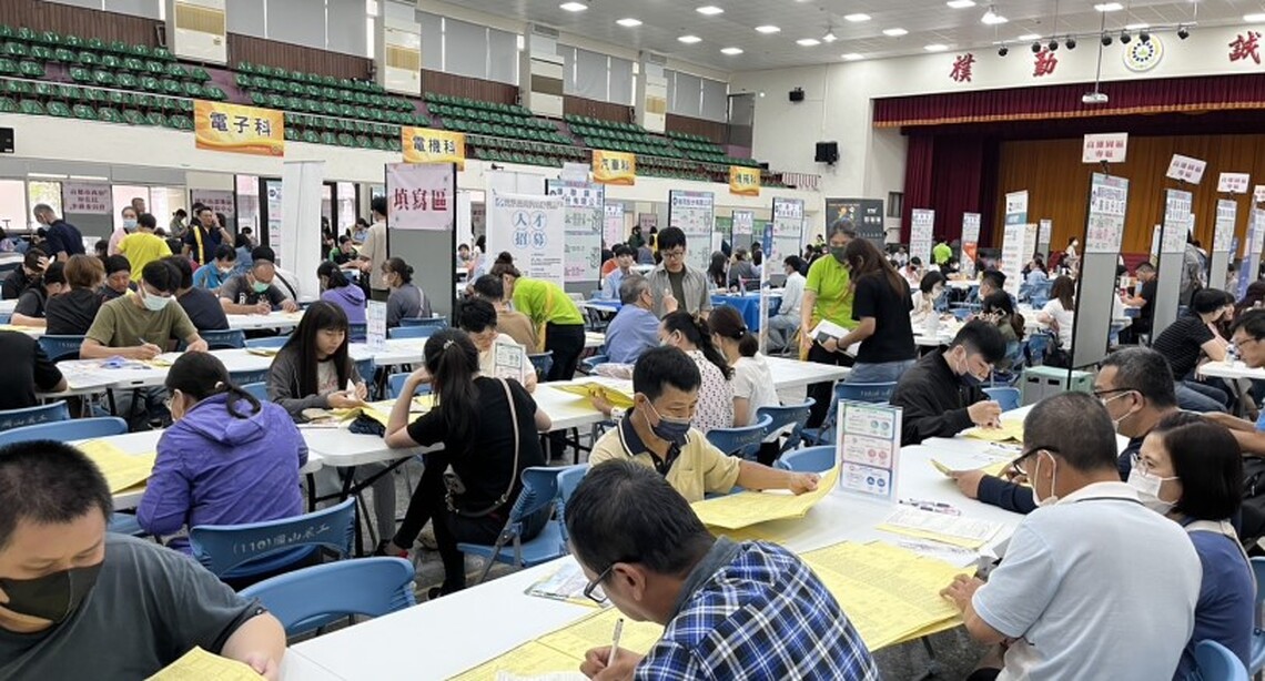 高雄失業率創縣市合併以來新低3.2% 招商引資與就業政策成果豐碩