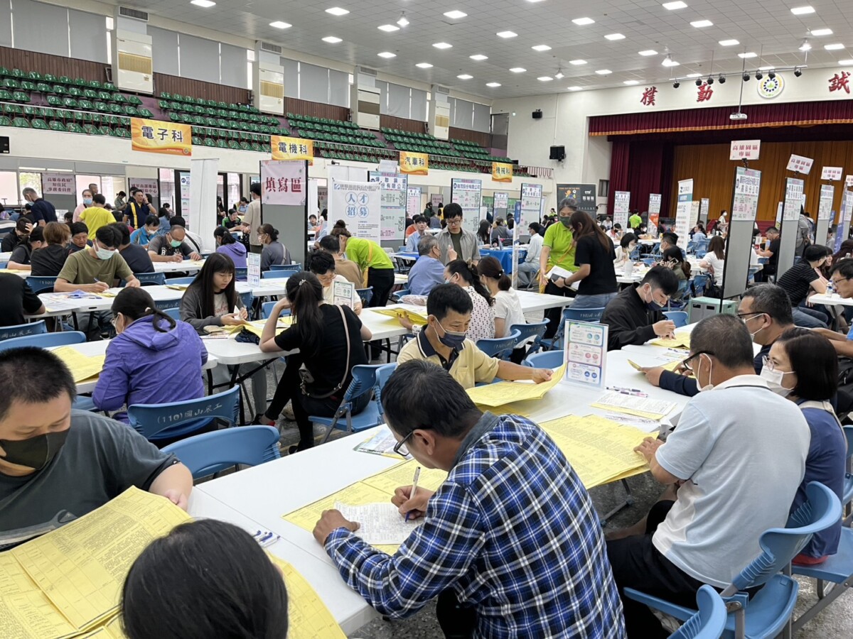 ▲圖說:亮眼的成績,陳其邁團隊招商引資、創造就業機會 。( 記者陳延裕翻攝)