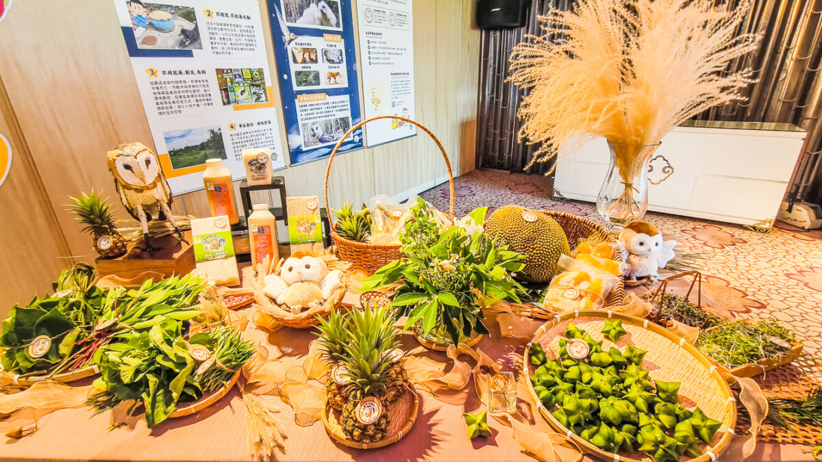 ▲八位農友深耕田野，以友善農法栽種出多樣化的作物。（圖/記者黃淑貞攝）