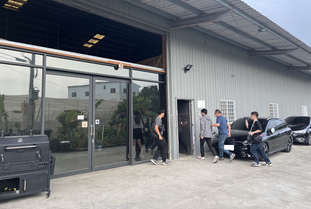 網路博弈洗錢機房藏電商賣場倉庫 警逮7人初估不法獲利近億元 239 cnews204250723a01