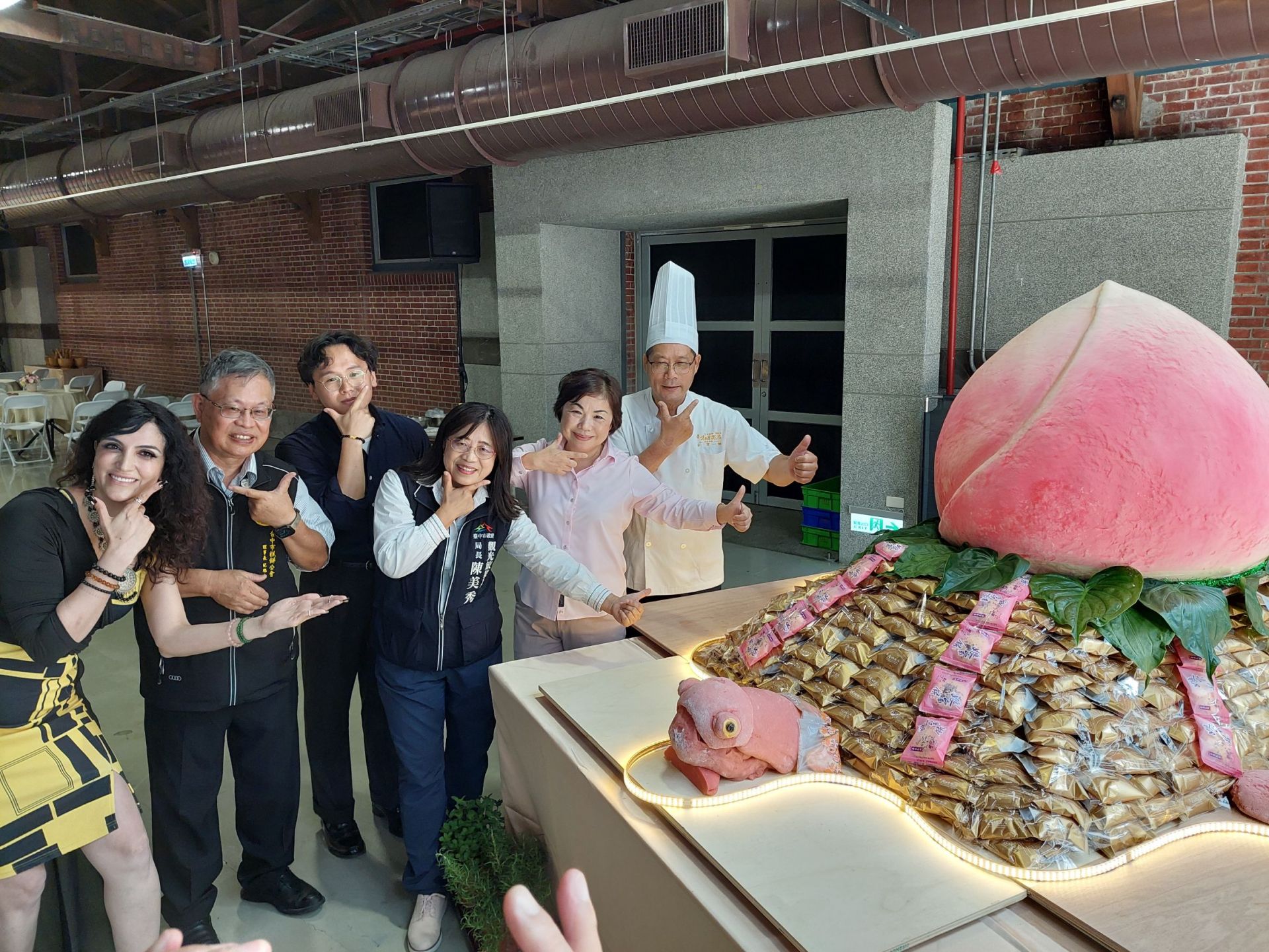 2025台中國際糕豐會盛大開幕! 巨型太陽餅壽龜吸睛、四大展區帶動海線觀光熱潮