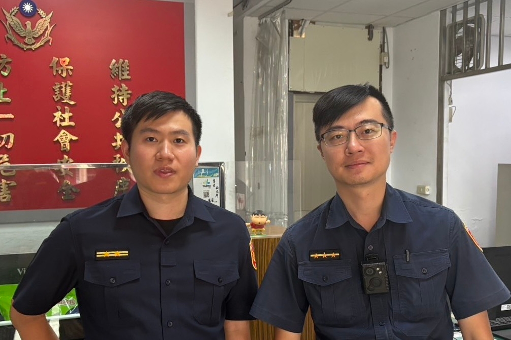 八旬婦暈眩跌倒在地 萬華警暖心協助送醫 1 MEITU 20250724 131341579 1