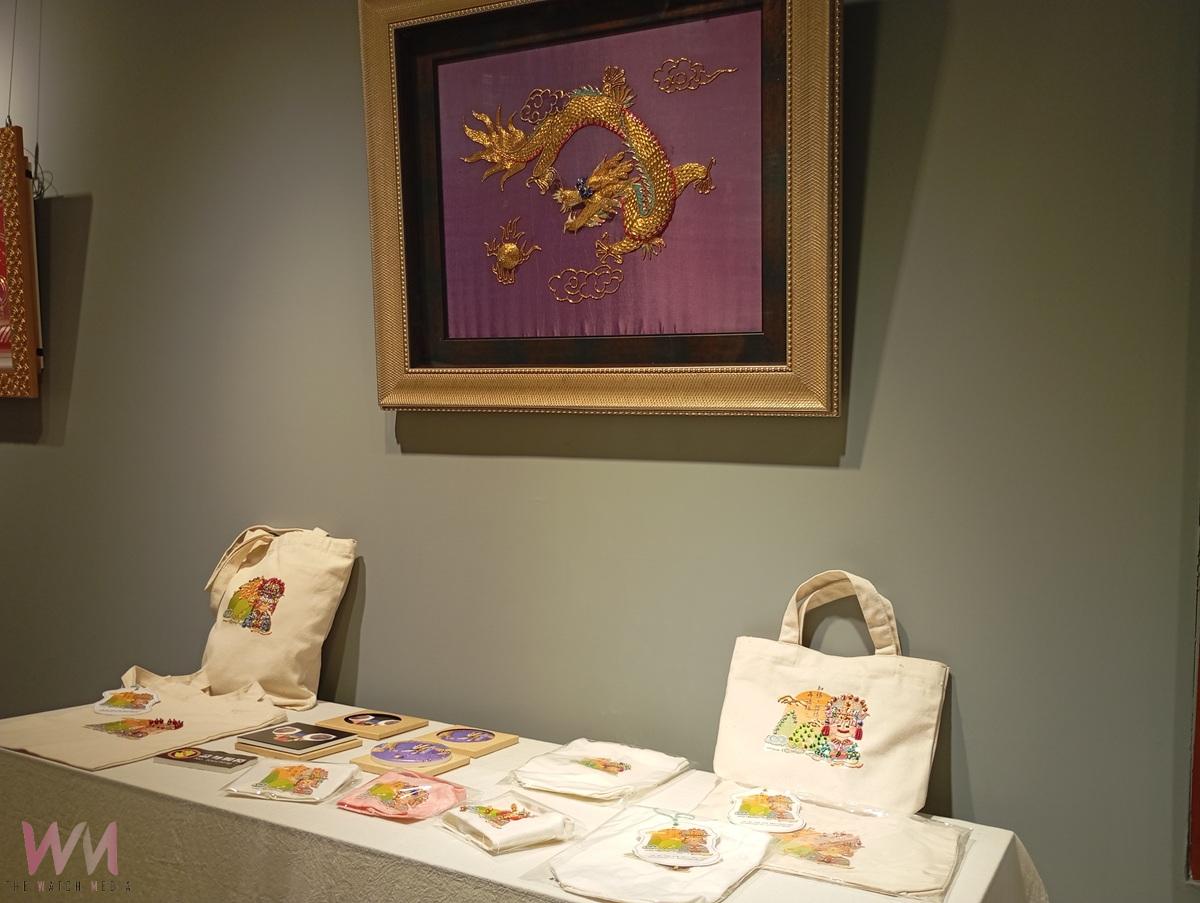 傳統刺繡新詮釋!刺繡工藝師莊央姍刺繡展 北港工藝坊舉辦延展至8月15日 - https://www.watchmedia01.com