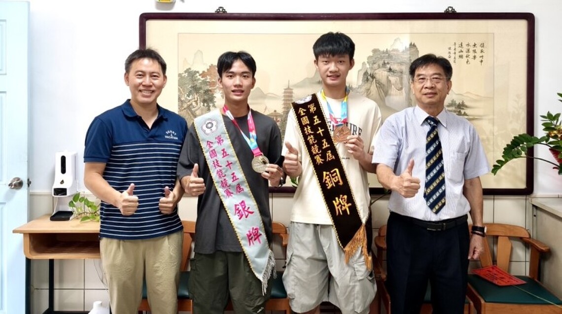 大榮中學電機科學生全國技能競賽大放異彩 冷作職類、配管與暖氣職類奪銀、銅牌