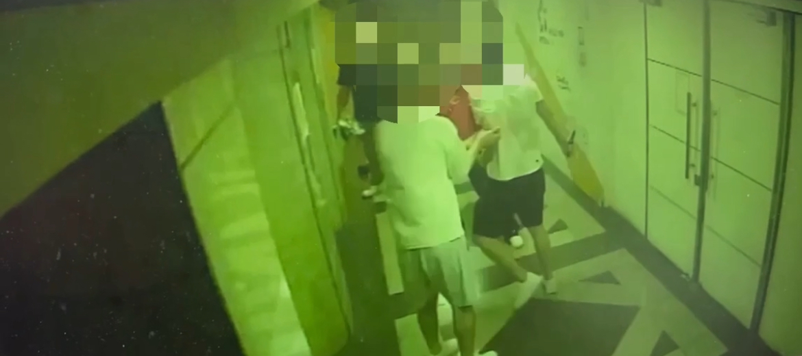 酒店監視器拍下雙方爭執畫面。(記者徐煜勝翻攝)