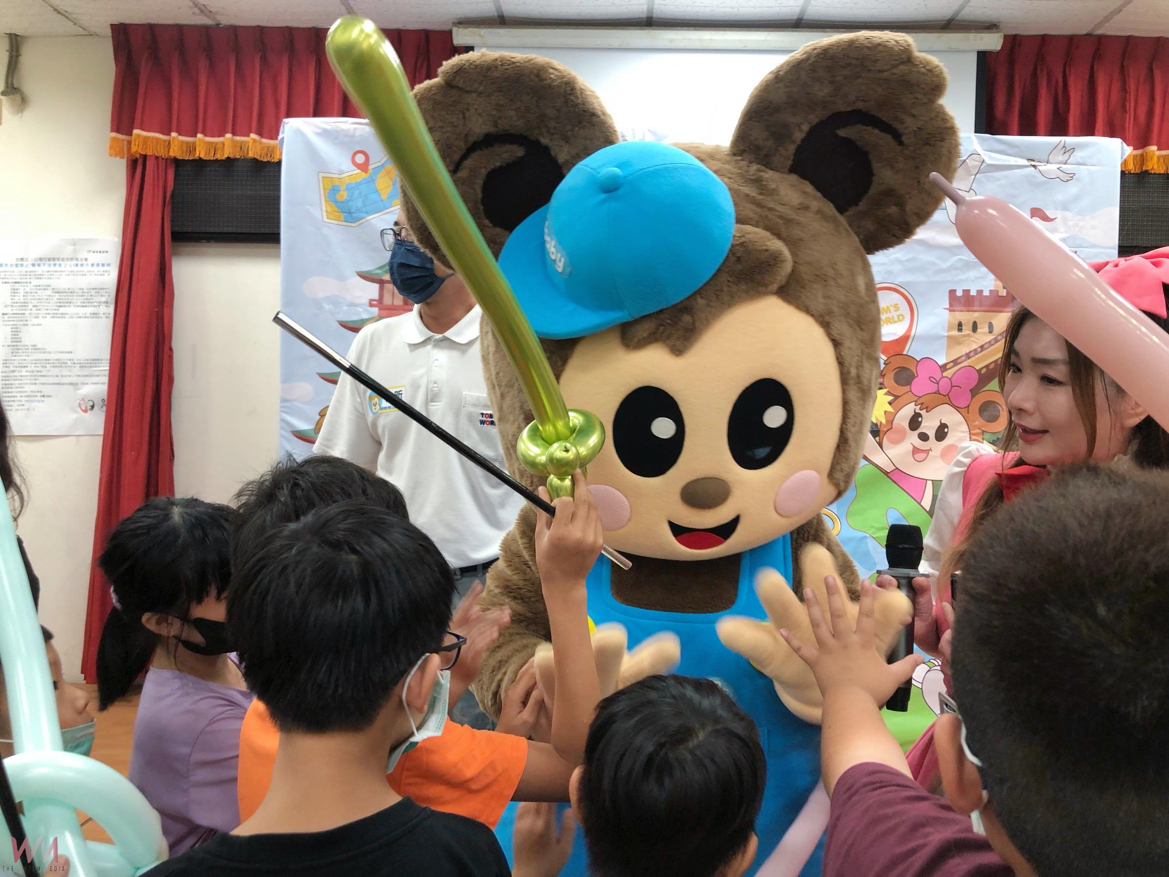 (有影片)/湯姆熊公益送暖 二度造訪彰化家扶偏鄉孩子歡笑滿滿 - https://www.watchmedia01.com