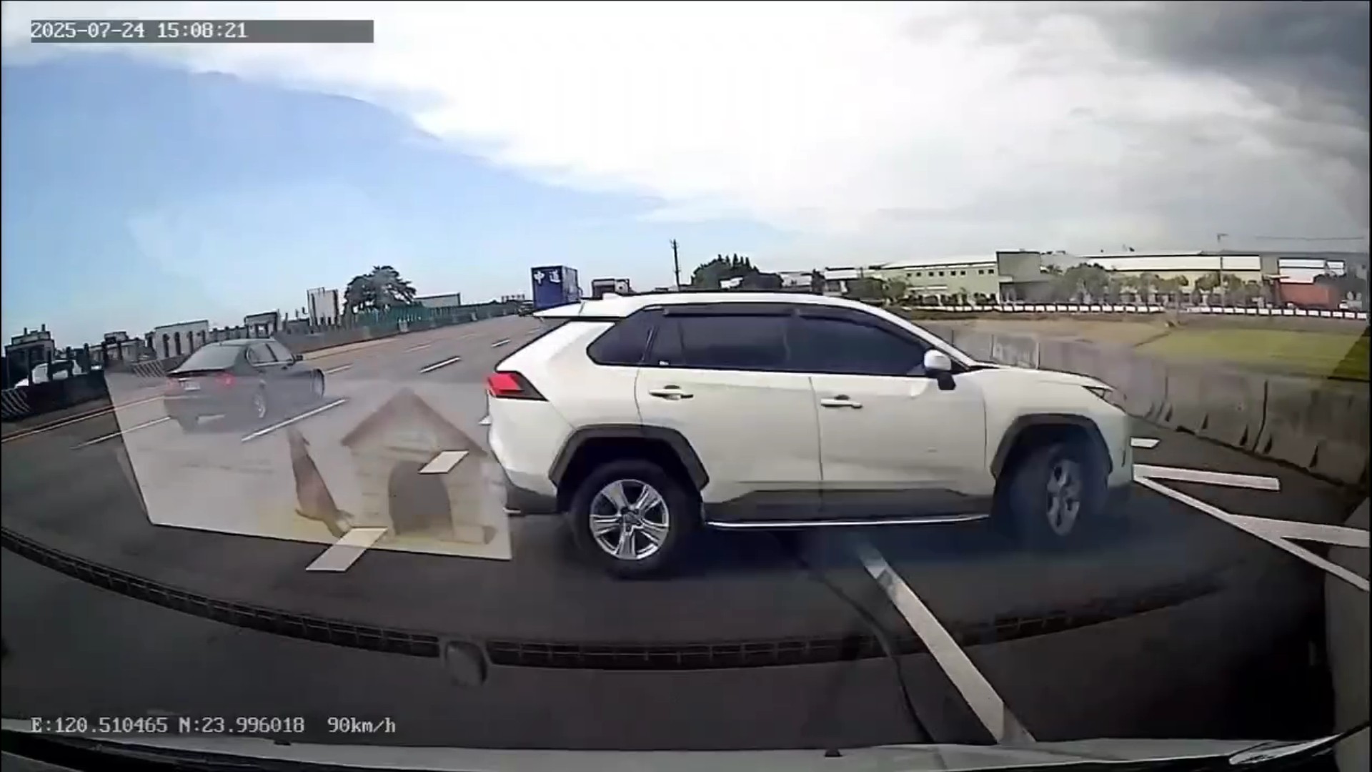 （有影片）／國1彰化段驚傳肇事逃逸！黑車鬼切釀三車連環撞　駕駛搶救中