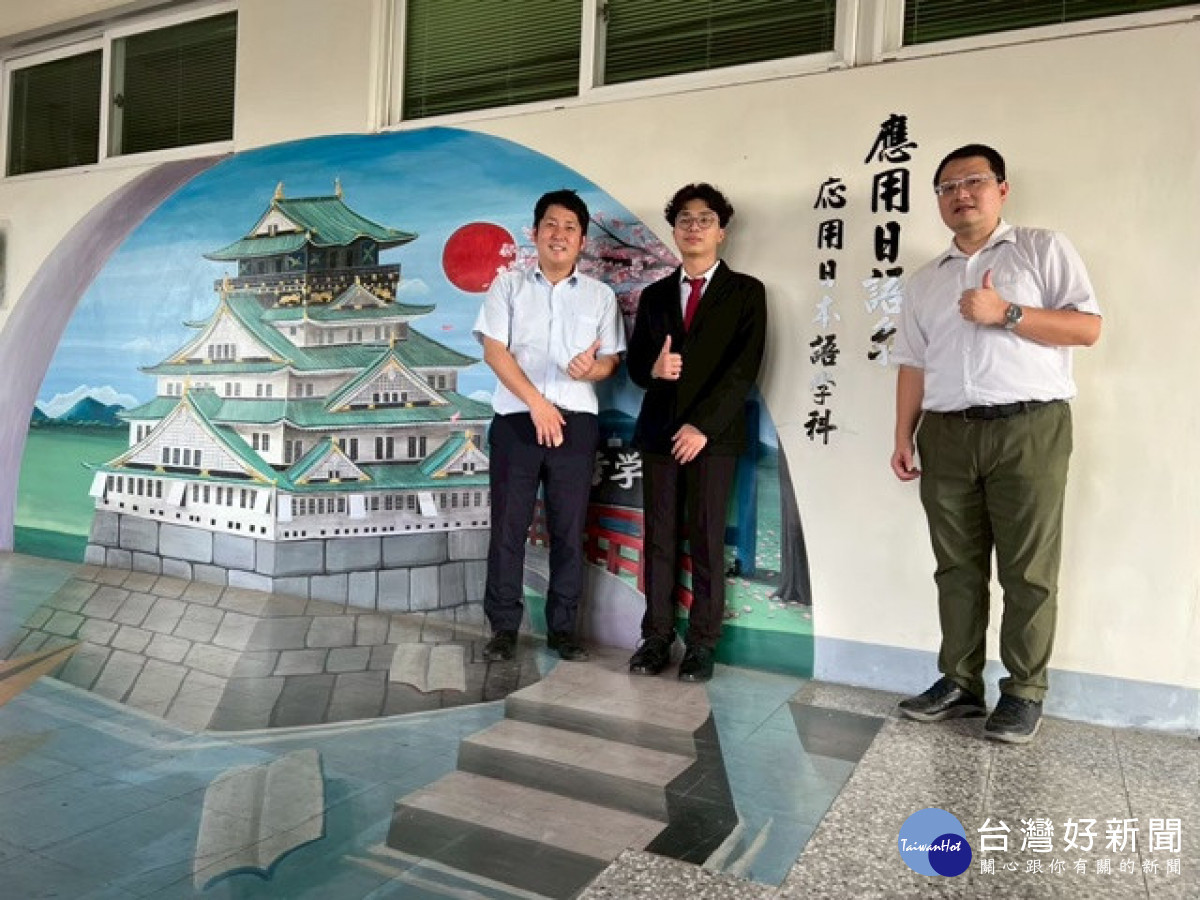 修平學生到日本實習。林重鎣翻