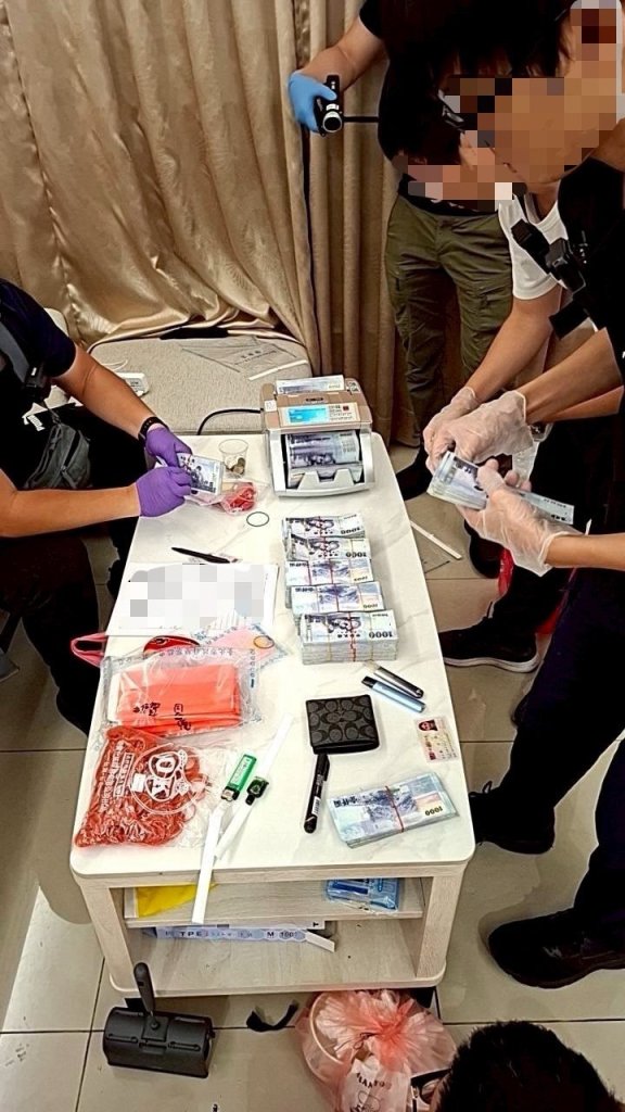 鶯歌詐團水房被一鍋端!中正一警聯手北市新北強攻現場 起獲現金黃金