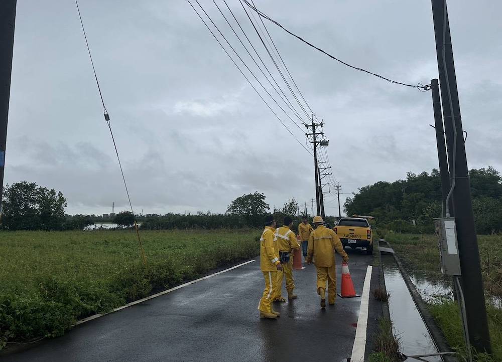台電嘉義區處因應嘉義地區豪大雨,啟動特別巡視機制即時應變守護供電安全。(圖/台電嘉義區營業處提供)