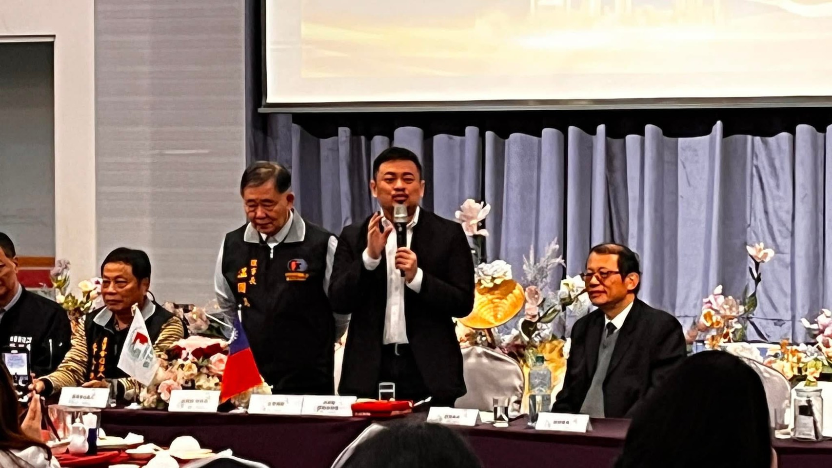 【全總怒批洪申翰】政治表態涉干政 工會中立遭踐踏 - https://www.watchmedia01.com