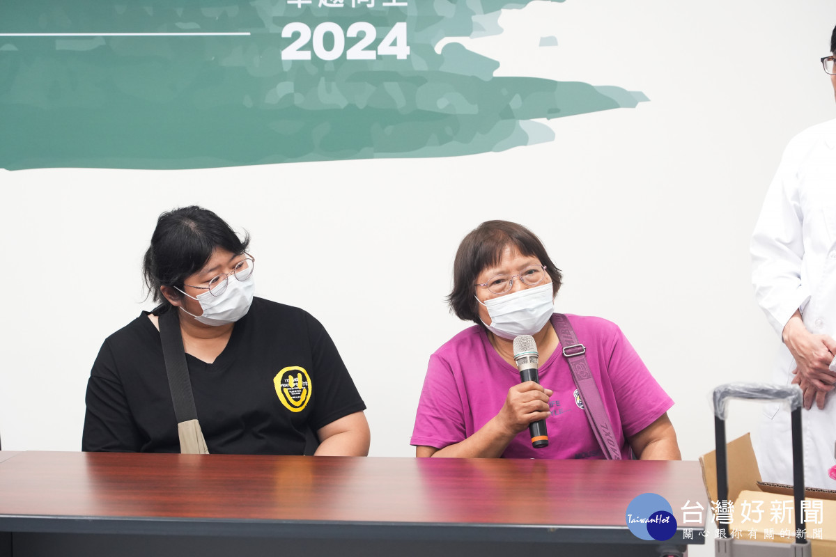 陳女士(右)感性表示，這次的重生，重塑了她對光田的信任。