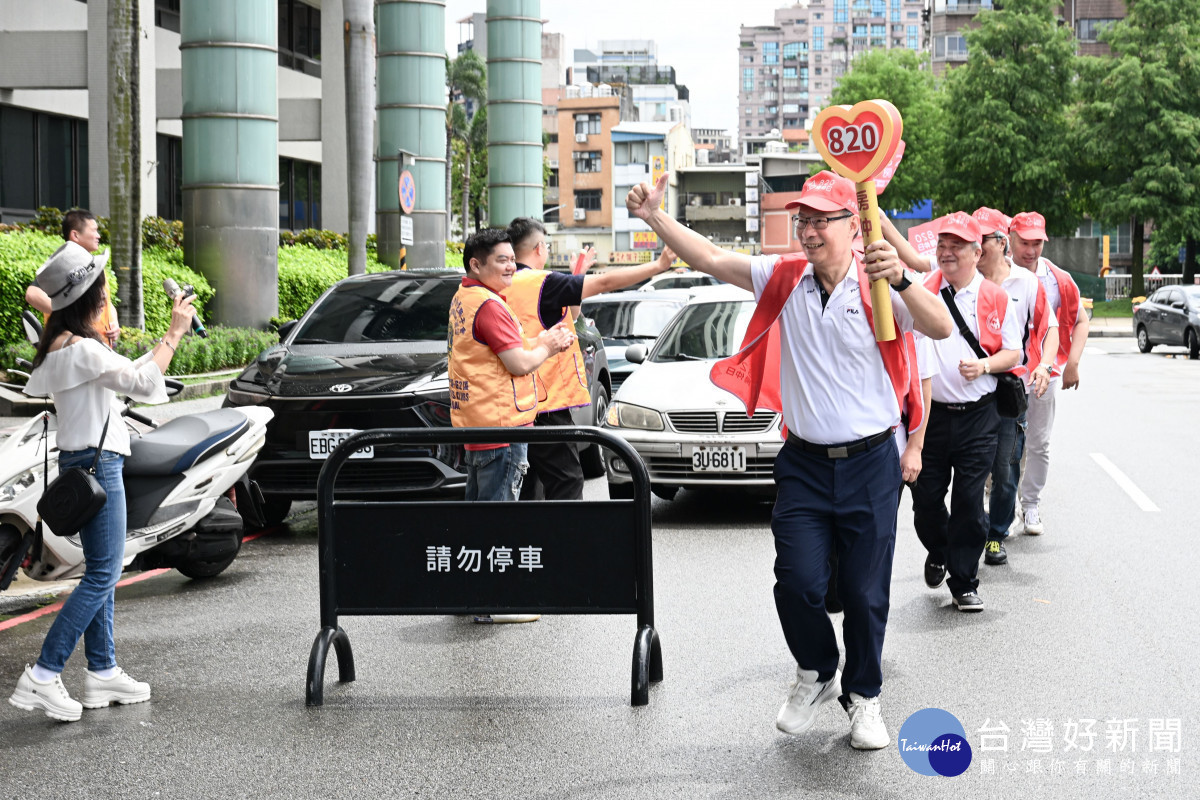 「一棒接一棒」的捐血接力,讓愛心在全臺持續延續。
