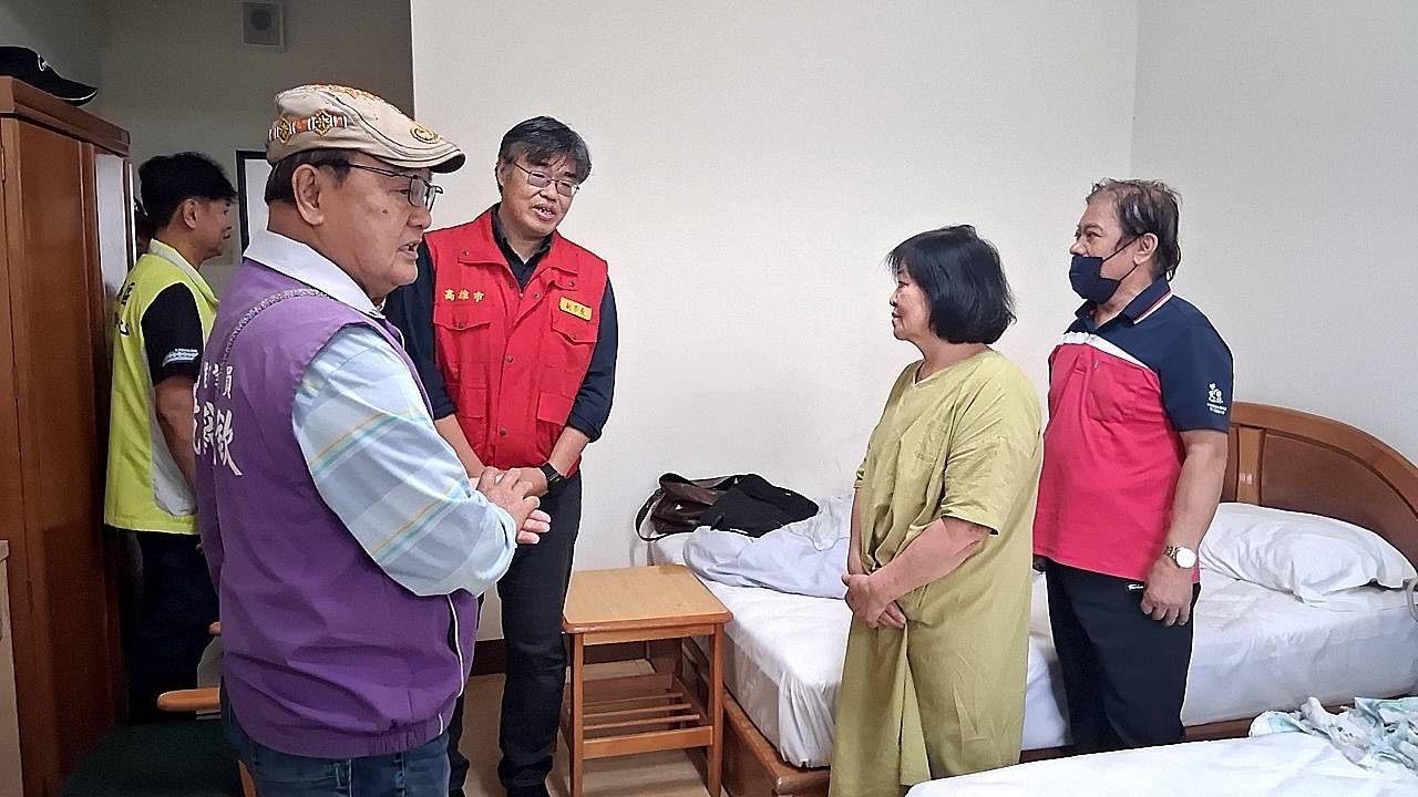 西南氣流帶來強降雨高雄停班課 副市長李懷仁前往茂林視察撤離情形