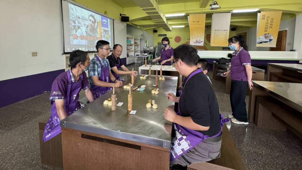 ▲大葉大學環安系協助阿聰師芋頭文化館碳盤查。(大葉大學提供)