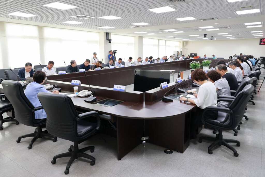 ▲南投縣政府28日於縣務會議中公布人事異動消息,文化局長林榮森因個人生涯規劃,將於8月1日起返回母校國立中興大學任教,結束長達14年的縣府公職生涯。