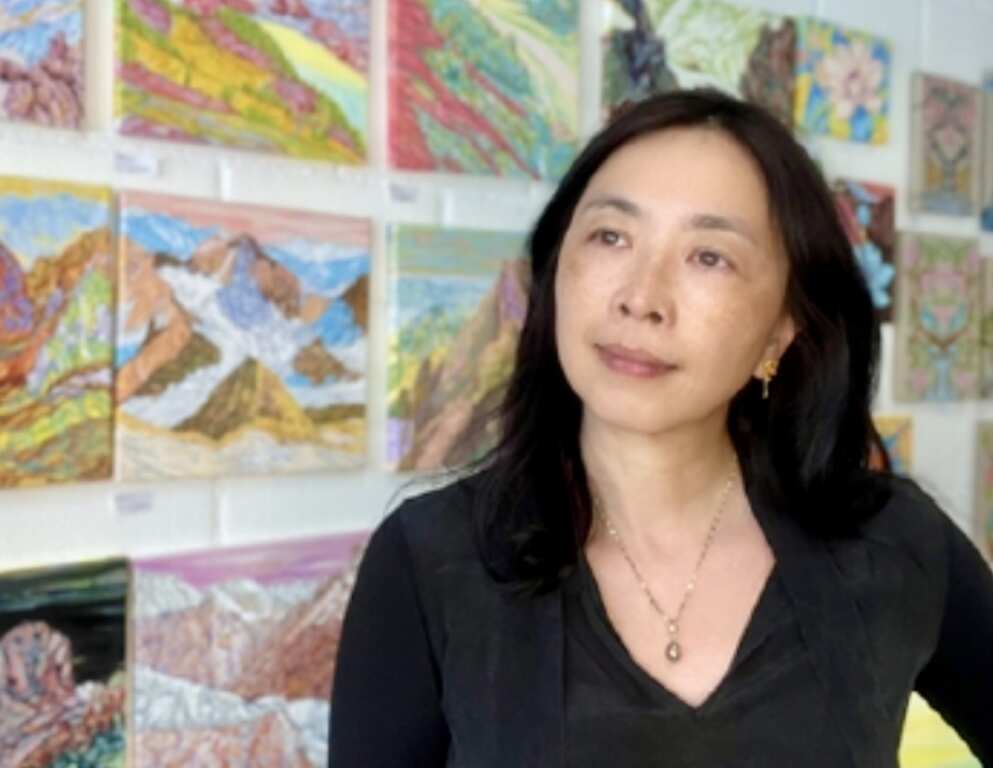 ▲旅居瑞士、長年活躍於國際藝術與時尚圈的藝術家陳慈禛,將於8月1日至9月7日,在南投埔里紙教堂「流」藝廊舉辦個人創作展覽《山的記憶,文明的迴聲》,展出25件油彩作品。(埔里鎮公所提供)