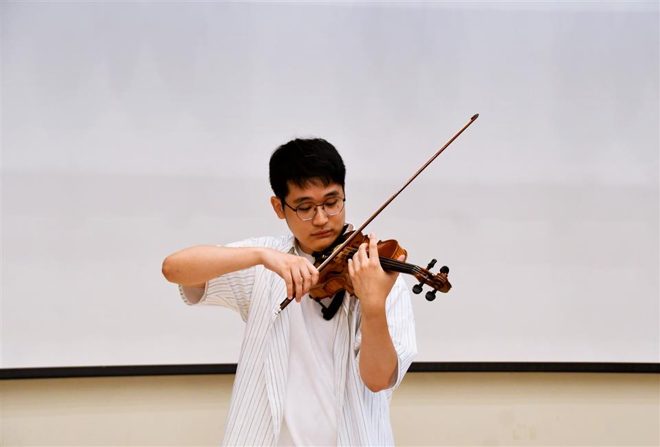 郭沛鑫音樂講座啟發彰藝高中學子 勉勵堅持夢想勇闖國際舞台 - https://www.watchmedia01.com