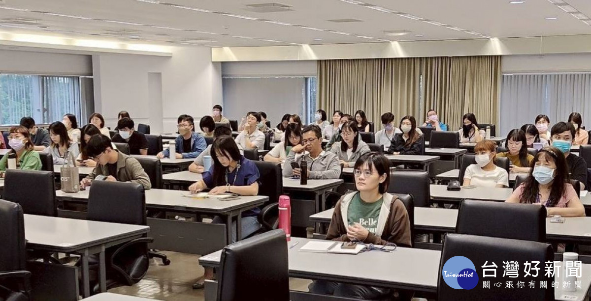 台中市社會局邀請經發展局與秘書處共同舉辦廉政宣導講習。