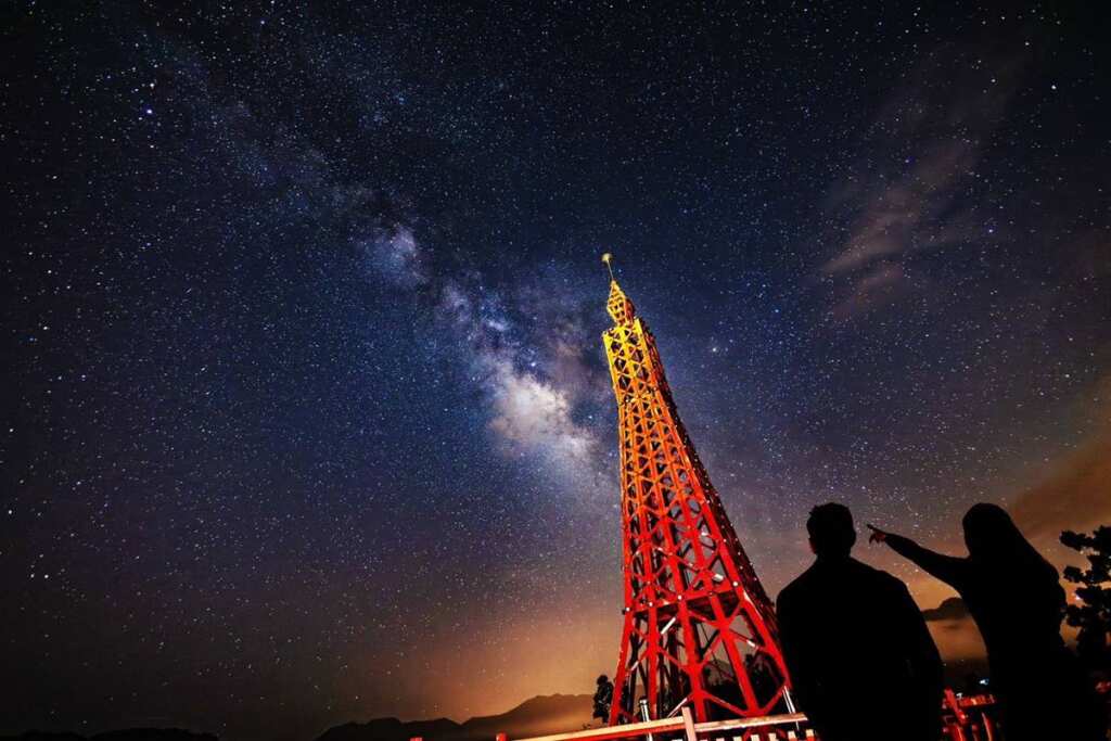 ▲巴陵鐵塔星空（桃園市觀光發展基金會提供）。