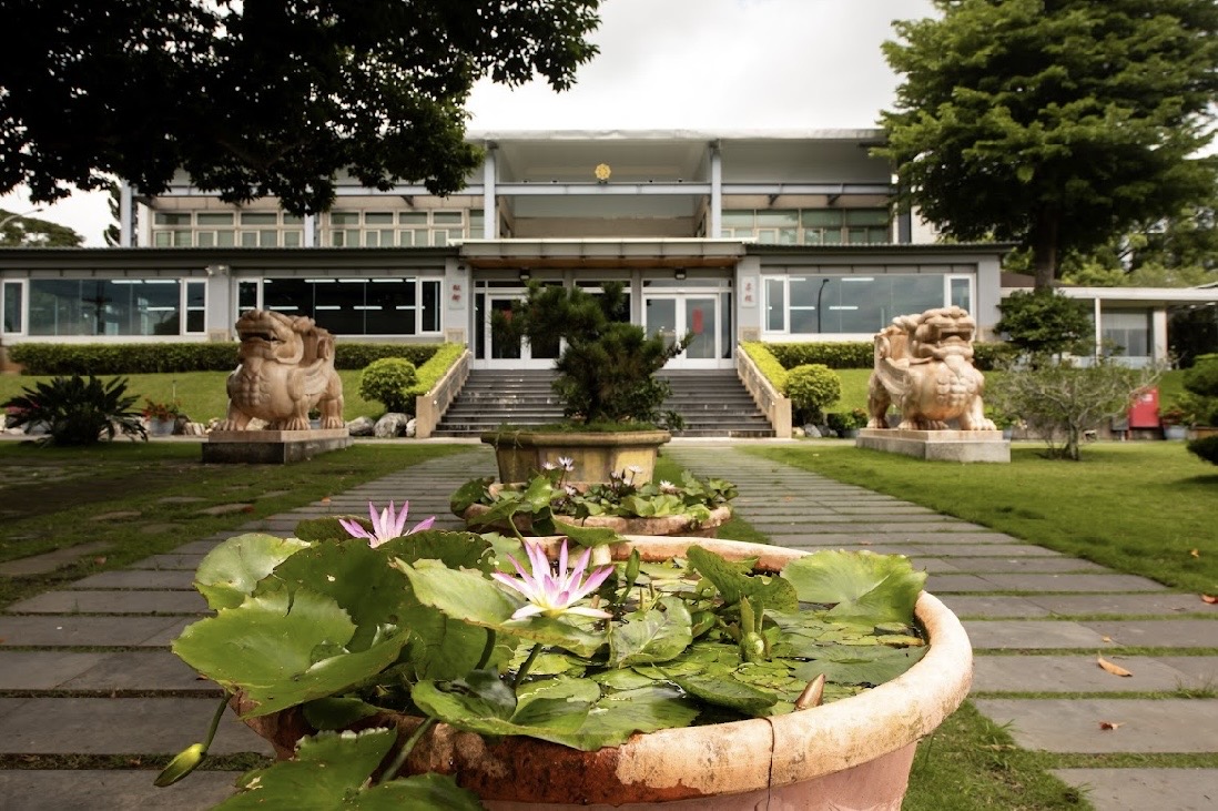 皇穹陵紀念花園靈骨塔採用地宮式設計 讓告別真正回歸「入土為安」的本質。