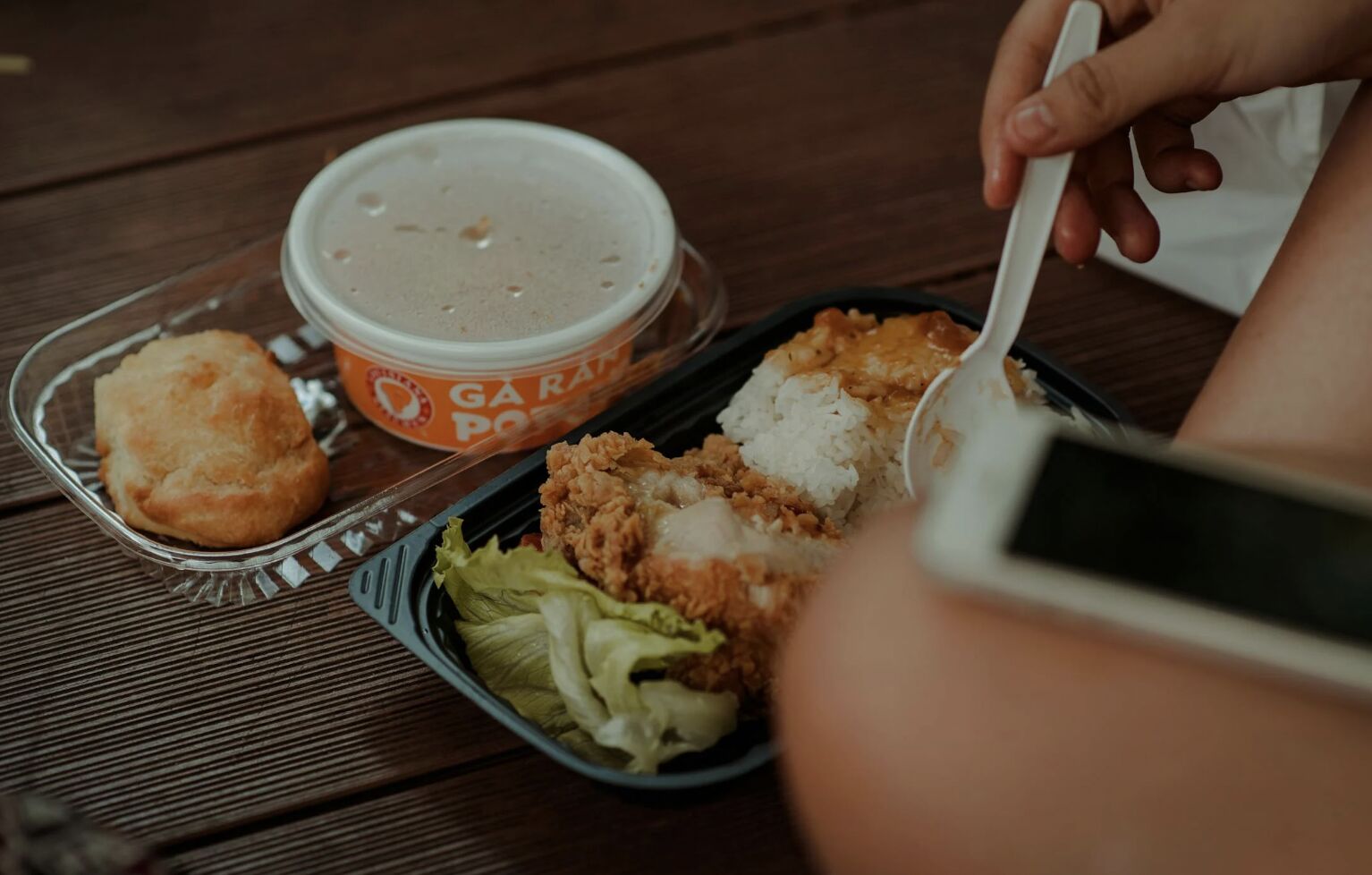 用餐碰到「塑膠做的」要小心! 研究:塑膠微粒累積在腎還傷心 204 用餐碰到「塑膠做的」要小心! 研究:塑膠微粒累積在腎還傷心 203