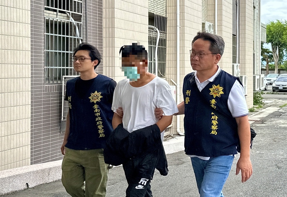 台南市刑大拂曉攻堅逮毒販 狡猾主嫌怕黑吃黑自備防彈背心 198 248250730a02