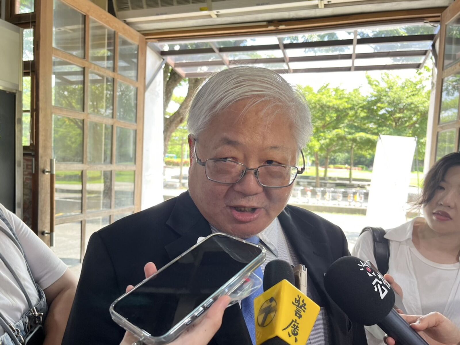 卸任前夕解禁加熱菸遭疑 吳昭軍罕動怒:人都有道德底線! 202 卸任前夕解禁加熱菸遭疑 吳昭軍罕動怒:人都有道德底線! 201