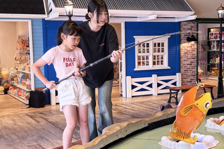 全台唯一!「巨無霸釣魚機」爆紅台中 寶熊漁樂碼頭暑假最強打卡點