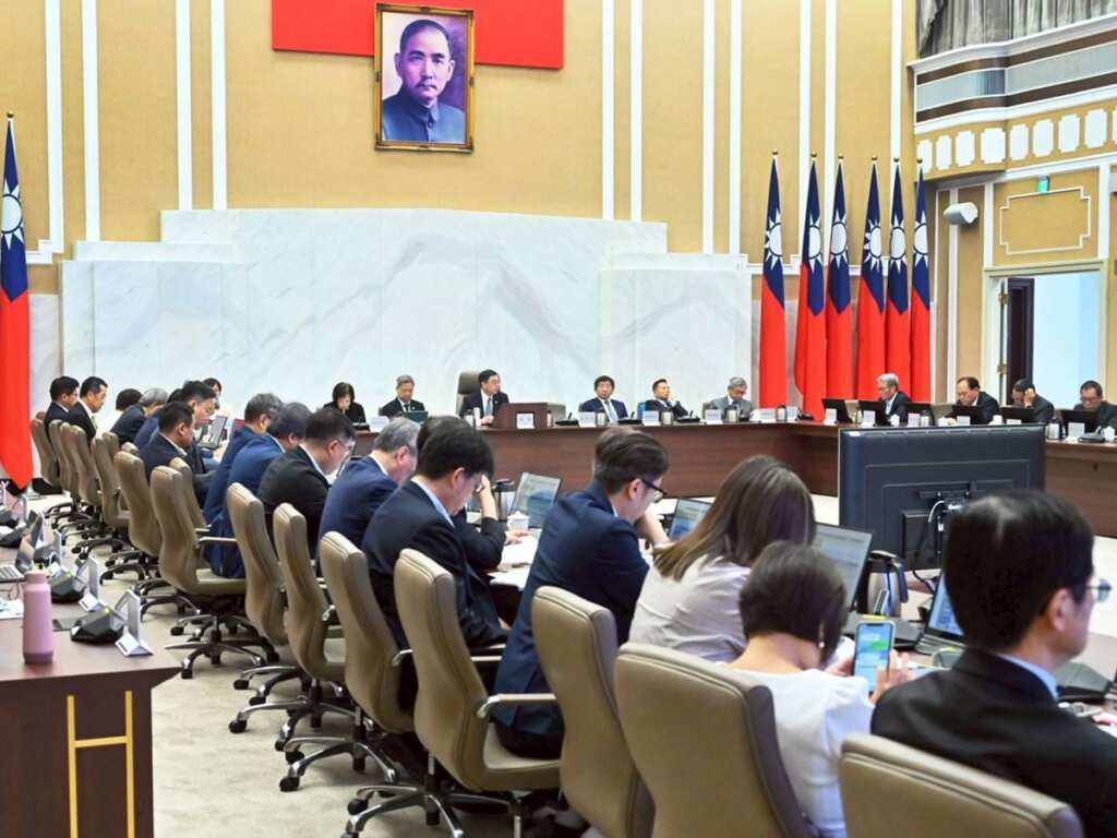 ▲行政院會三大重點工作 加速推動災後復原、全力應對臺美關稅談判、朝野互動取得高度共識。