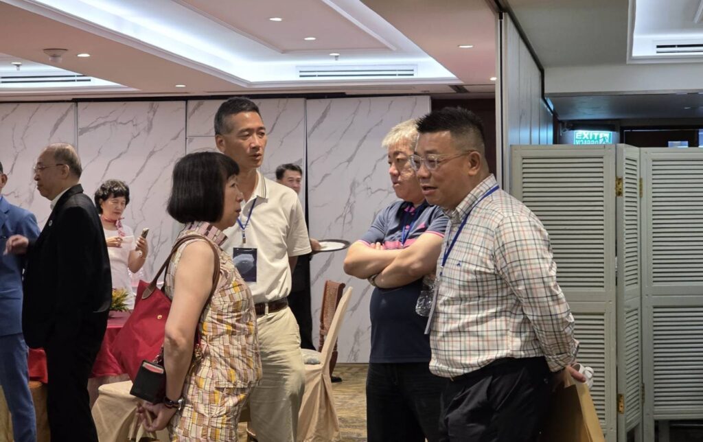 東海易三倉大學打造東協高階進修新頁 澳門航空總經理管佈雷成首位新生 2 圖說二,澳門航空泰國辦事處總經理管佈雷(右1)成為該碩士班首位正式學生。