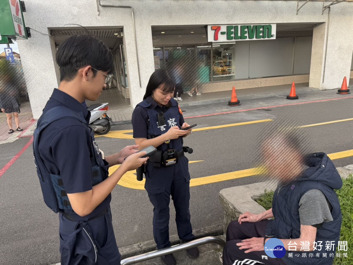 失智老翁醫院前徘迴　頭份警熱心助返家