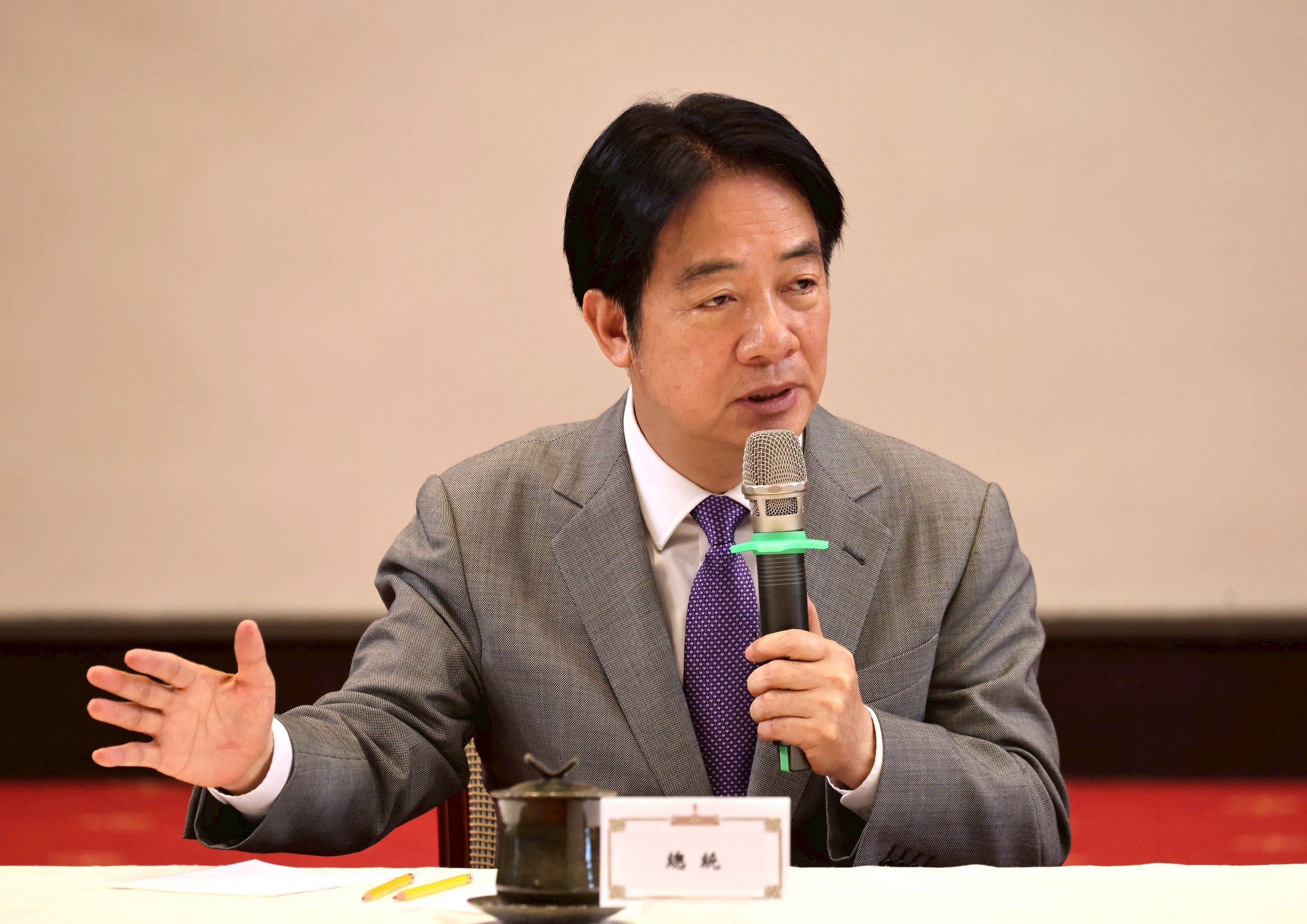 總統賴清德１日親上火線召開記者會，說明台灣與美談判關稅進度。林啟弘攝