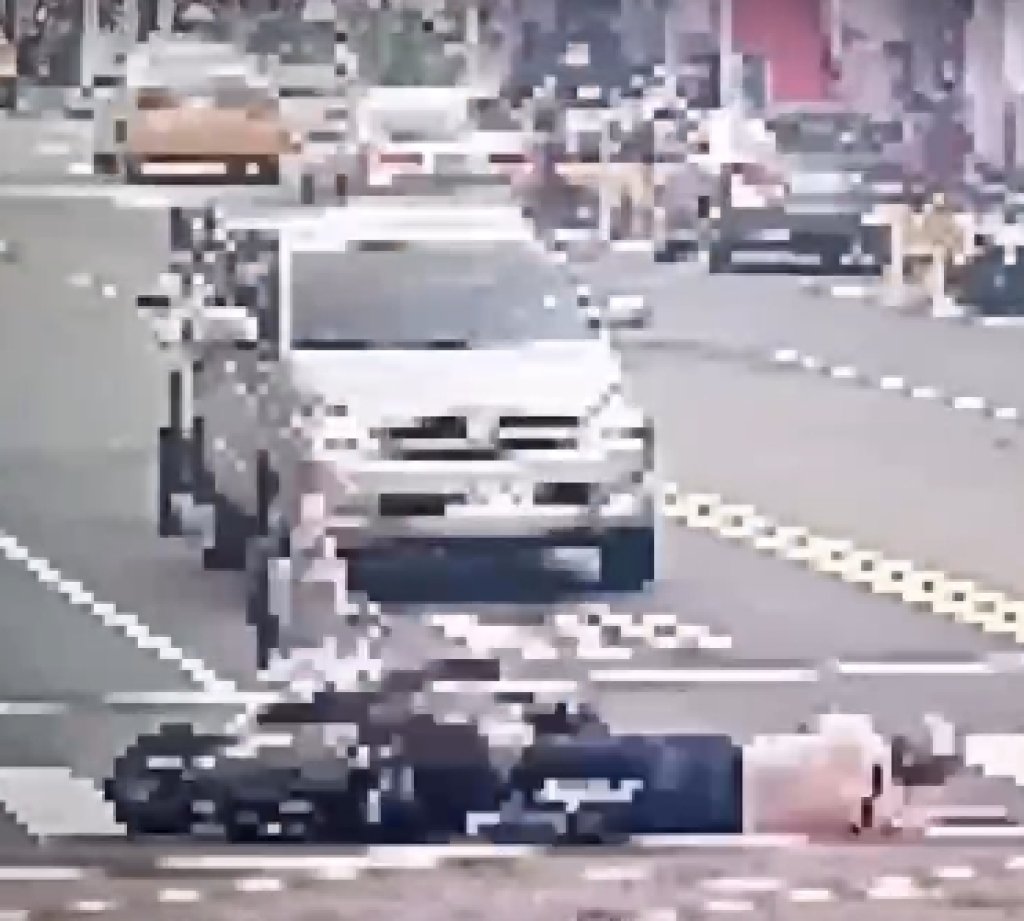 台北吉林路騎士疑閃避行人-自摔瞬間剷倒人雙雙送醫