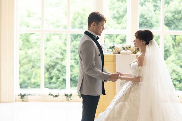 張睿家補辦婚宴！結婚6週年哭了　寫婚書告白黃安若