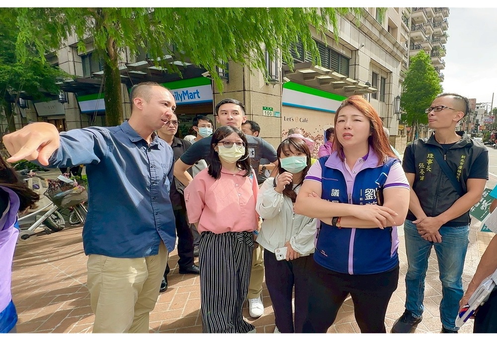 學童安全再升級 劉美芳爭取板橋區人行道整建改善 215 248250801a03