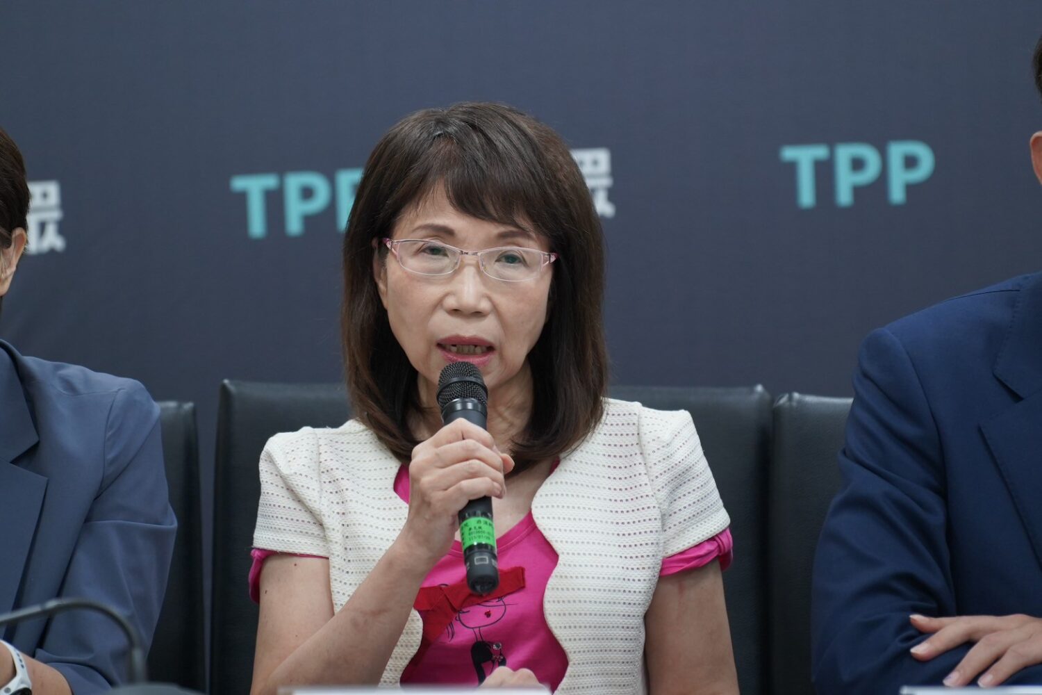 民眾黨團幹事長陳昭姿直指美中貿易談判黑箱到底,「根本是民主倒退」。(圖/民眾黨團)