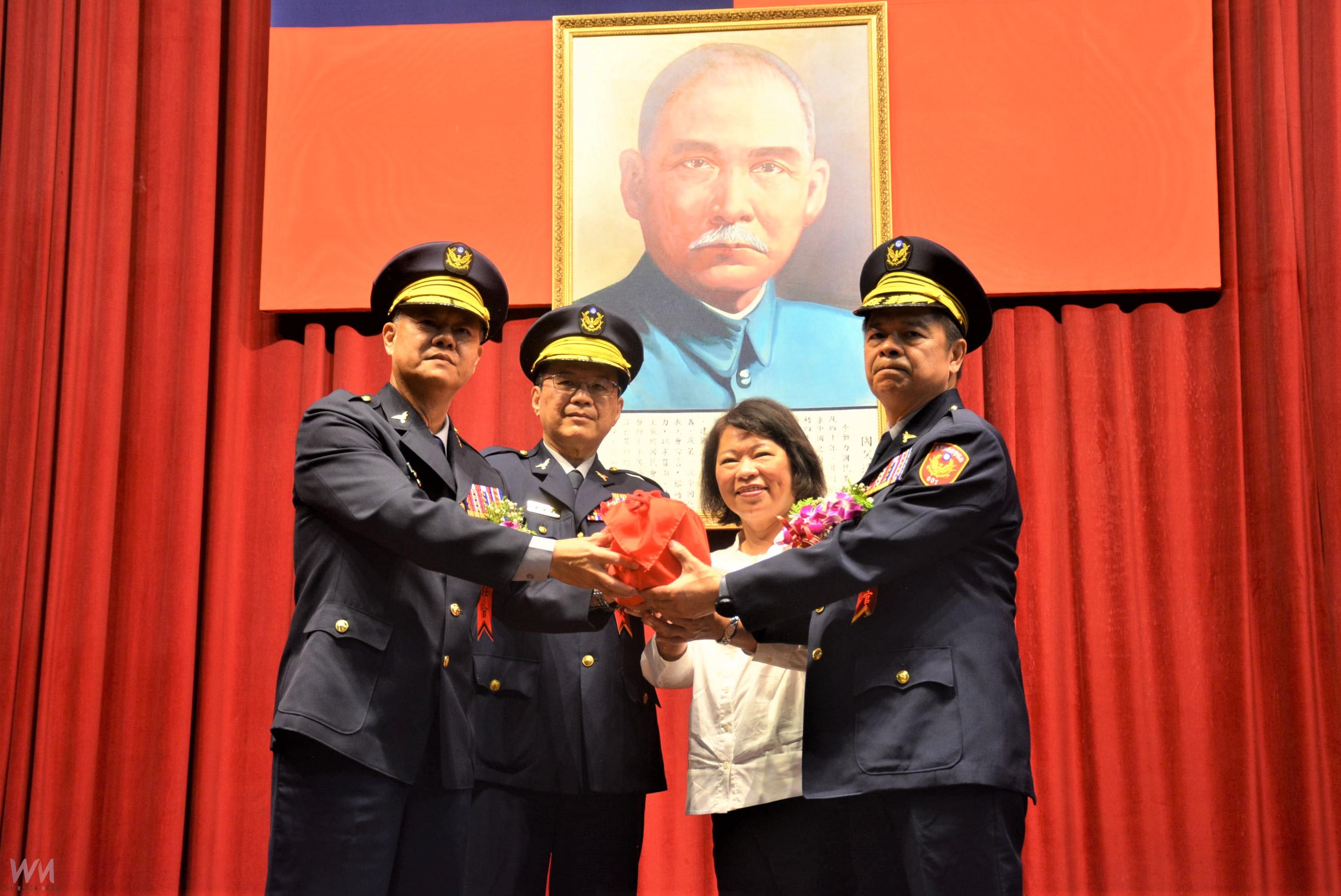 嘉市警局卸、新任局長交接 期勉帶領團隊、守護嘉園 - https://www.watchmedia01.com