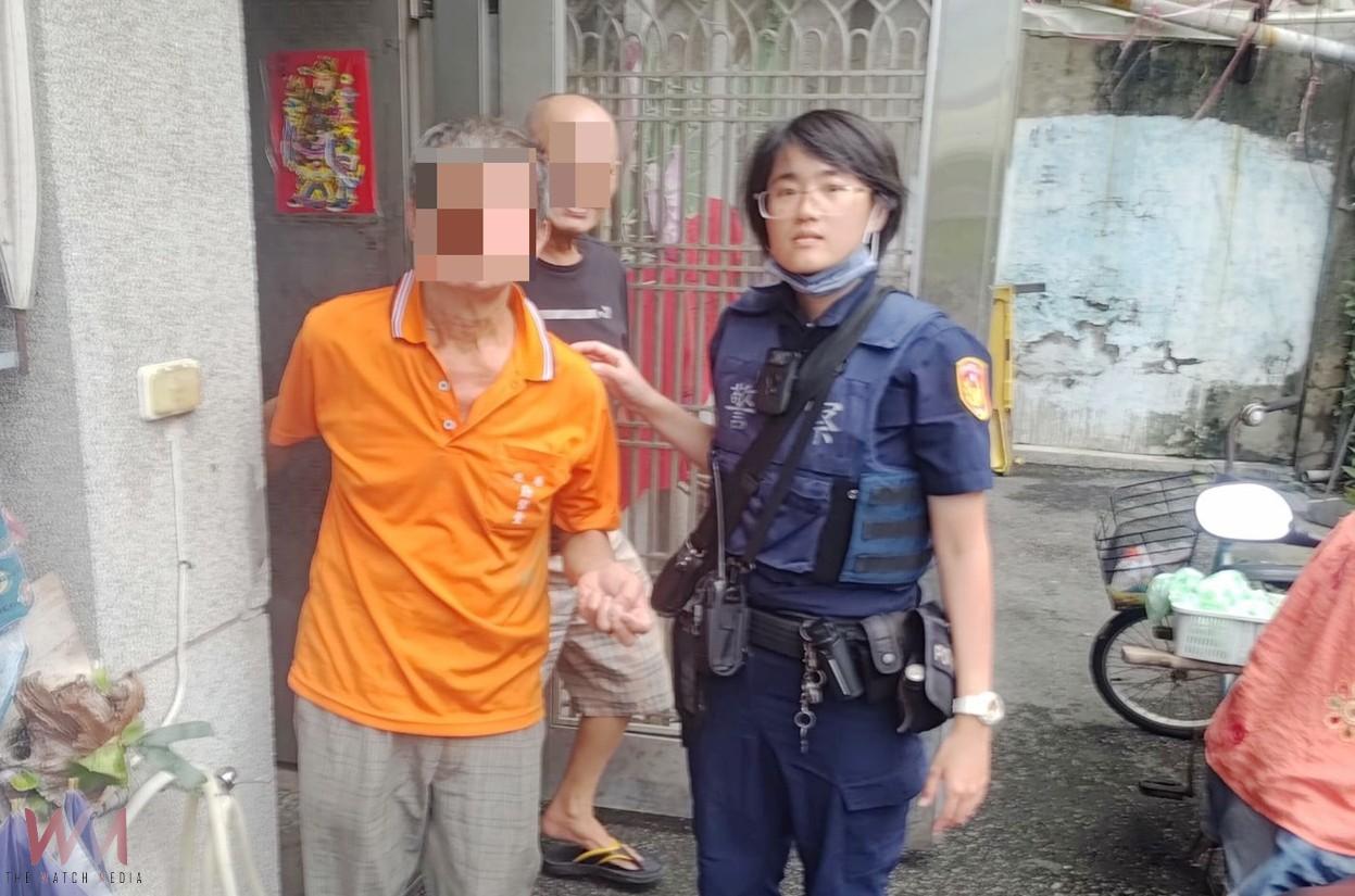 冒雨採買跌倒街頭 北港警暖心協助老翁返家 - https://www.watchmedia01.com