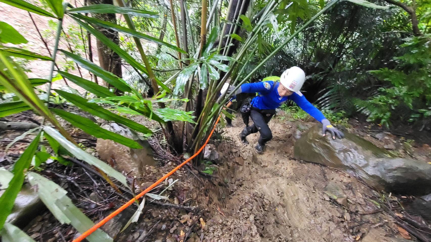 暴雨中艱困搶救!高雄市義消特搜、旗美山搜、消防局特搜及雲豹工作隊共組救援陣線 - https://www.watchmedia01.com