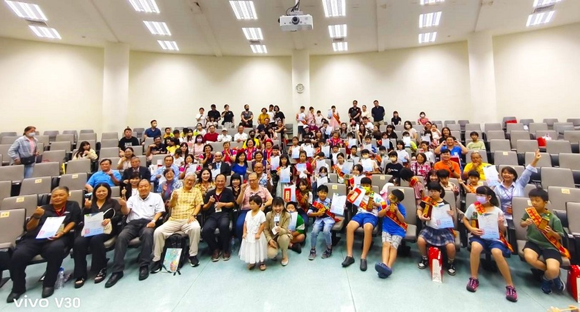 「宜居城市彩繪高雄」頒獎登場 學童畫筆與城市對話