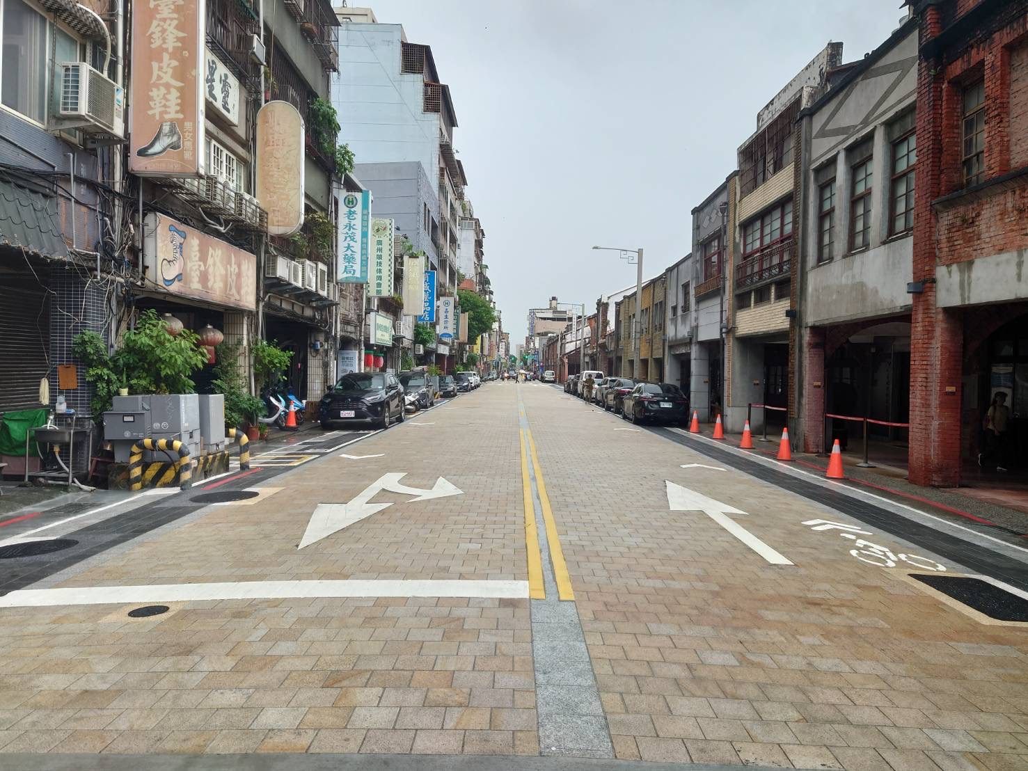 萬華廣州街鋪面展現新風貌 花崗岩磚更顯文化質感