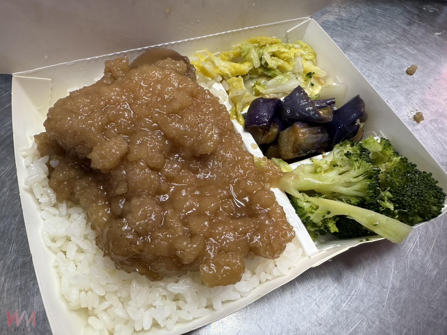 (有影片)/秒殺!彰化大埔排骨飯免費發送愛心便當 民眾冒雨排隊搶領 - https://www.watchmedia01.com