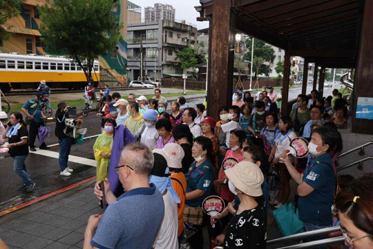 「爸氣登場」健走活動在豐裕里溫馨登場!風雨無阻 社區攜手走出父親節回憶 - https://www.watchmedia01.com