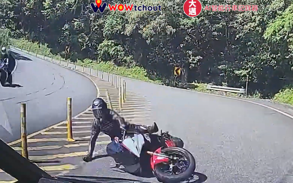 影/北宜公路「茶壺彎」重機過彎失控「噴飛」對向車道-騎士骨折送醫