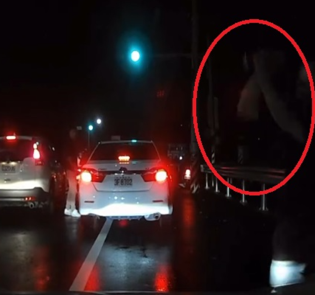 員林行車糾紛大亂鬥！　-街頭互毆砸車驚悚畫面曝光